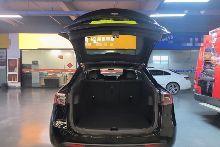 Tesla Model Y 2021 #19 Tesla Model Y 2021 car image #19