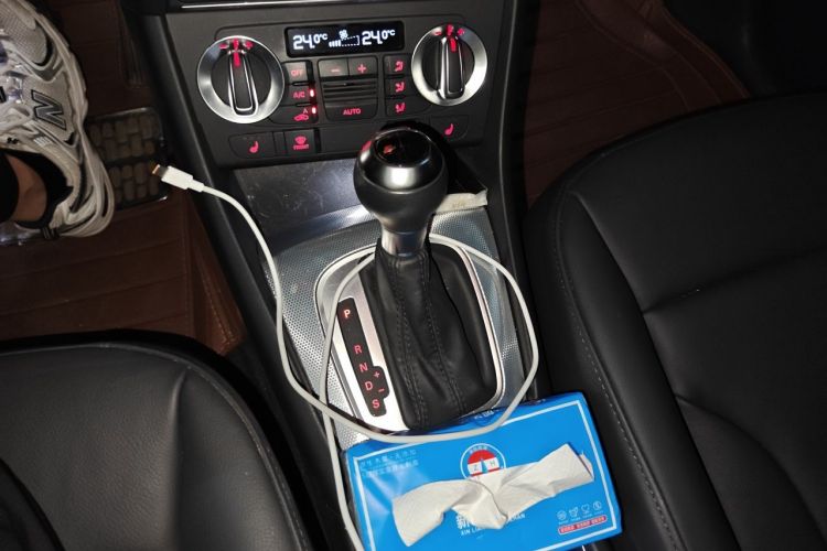 Audi Q3 2015 #14 Audi Q3 2015 car image #14