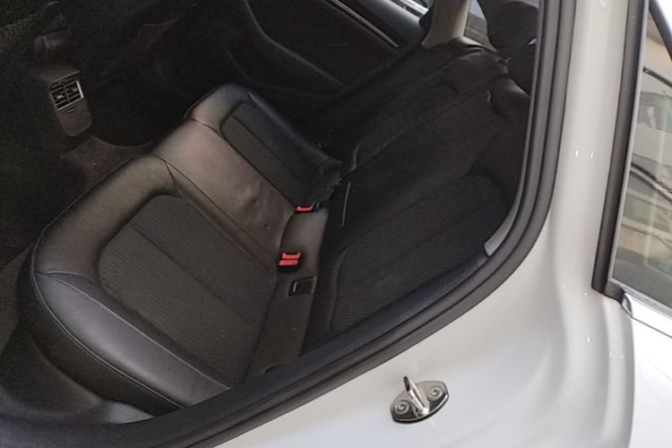 Audi A3 2019 car image #17