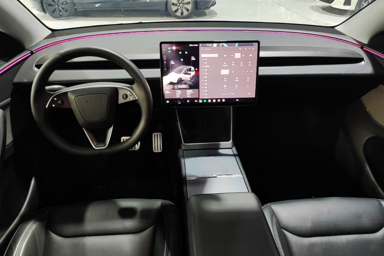 Tesla Model Y 2025 #11 Tesla Model Y 2025 car image #11