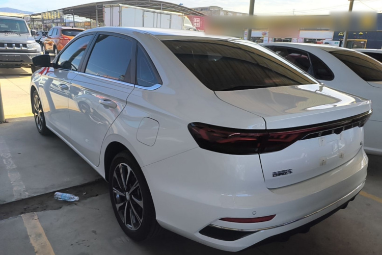 GEELY Emgrand 2024 #5 GEELY Emgrand 2024 car image #5
