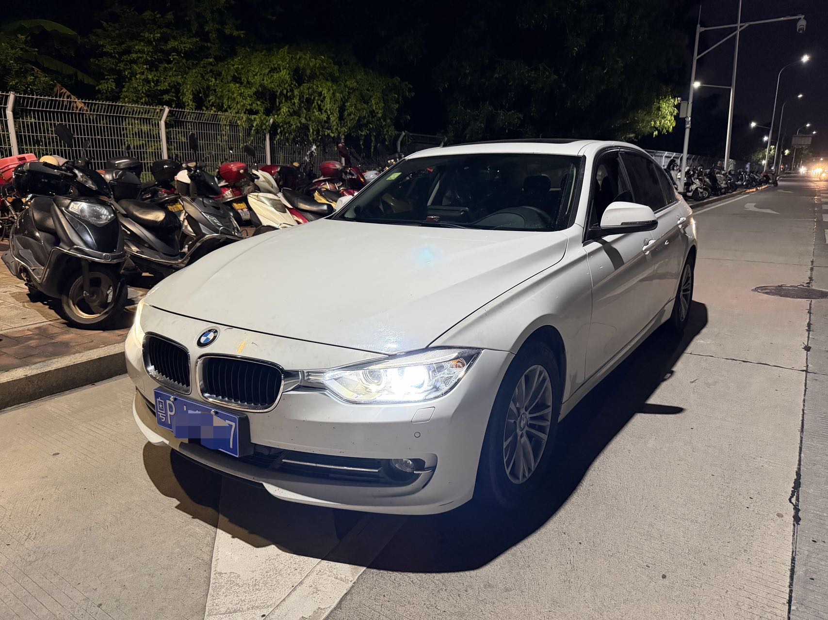 BMW 3 Series 2013 BMW 3 Series 2013 car image