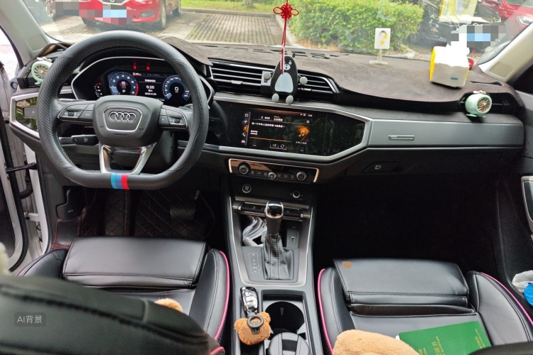 Audi Q3 2021 car image #11