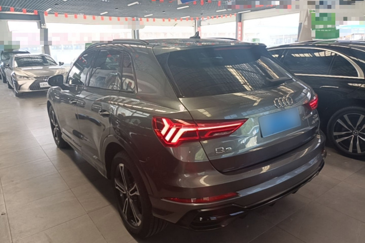 Audi Q3 2021 car image #5