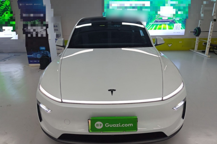 Tesla Model Y 2026 #3 Tesla Model Y 2026 car image #3
