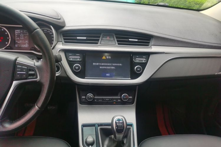 GEELY Emgrand GS 2016 car image #13