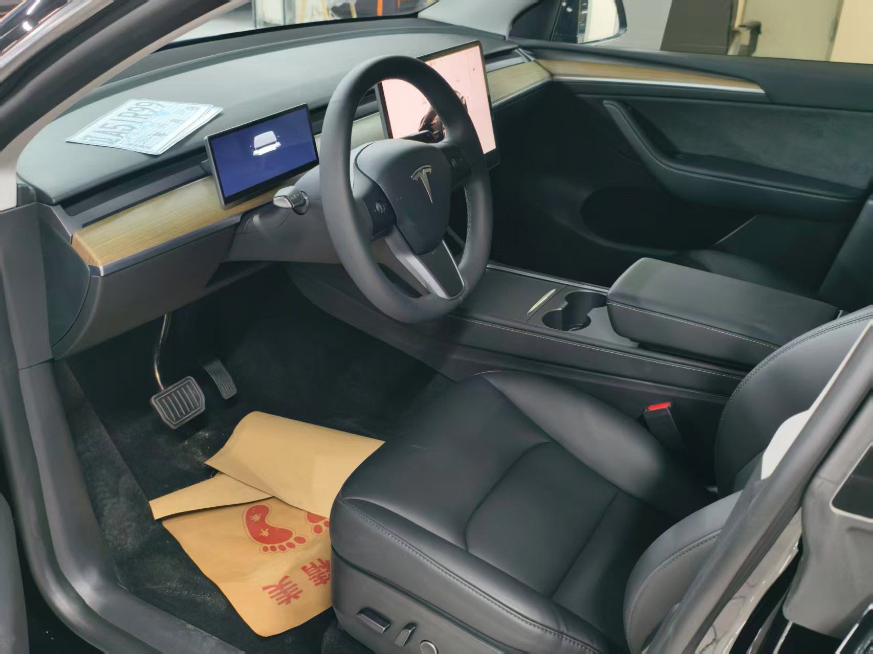 Tesla Model Y 2023 #7 Tesla Model Y 2023 car image #7