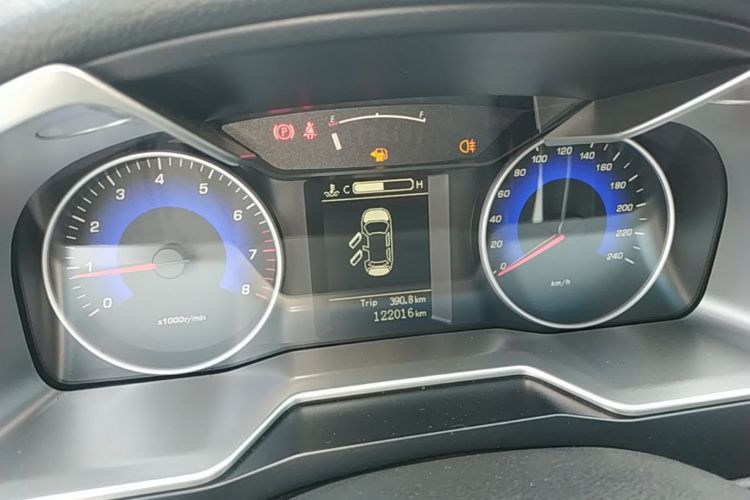 GEELY Emgrand 2015 #16 GEELY Emgrand 2015 car image #16