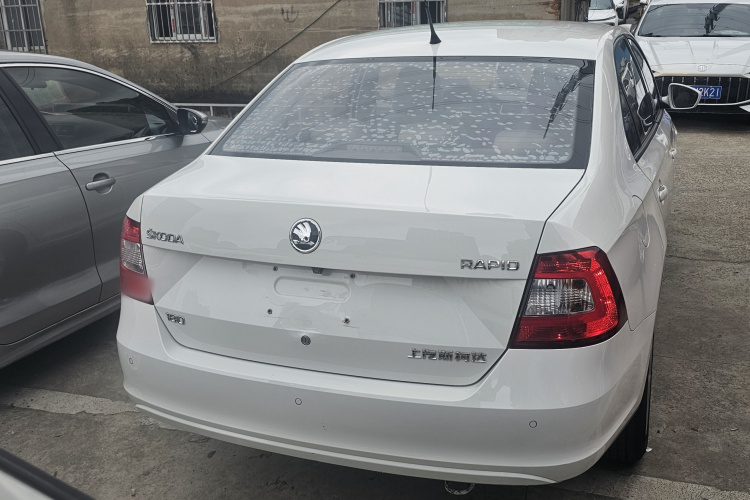 Skoda Rapid 2017 #4 Skoda Rapid 2017 car image #4