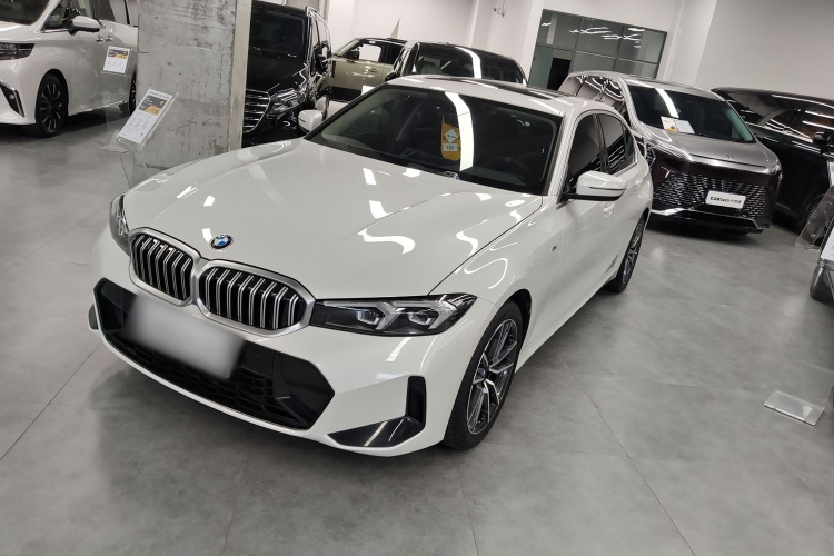 BMW 3 Series 2024 car image #2