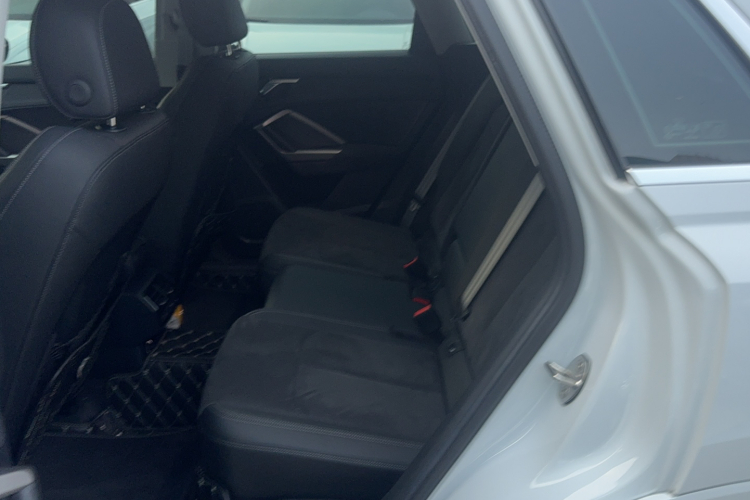 Audi Q3 2022 car image #10