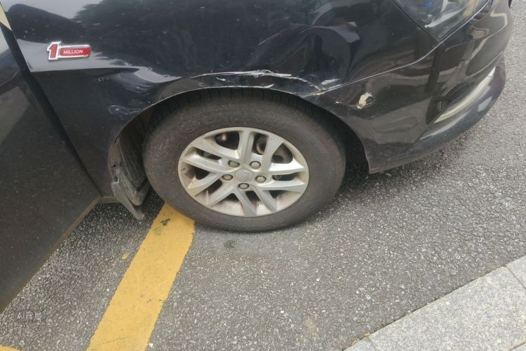 GEELY Emgrand 2017 car image #9