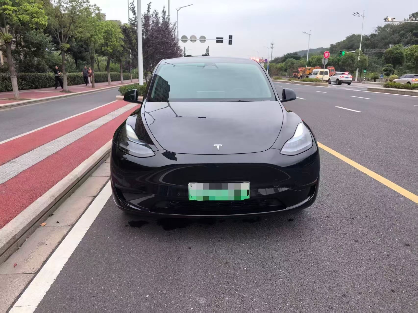 Tesla Model Y 2023 #2 Tesla Model Y 2023 car image #2
