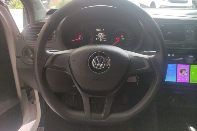 Volkswagen Polo 2016 #11 Volkswagen Polo 2016 car image #11