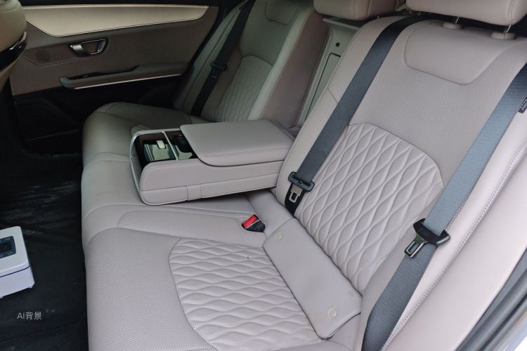 BYD Han 2025 car image #19
