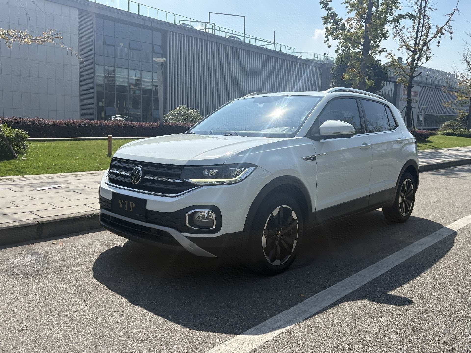 2024 2024 imagen de coche