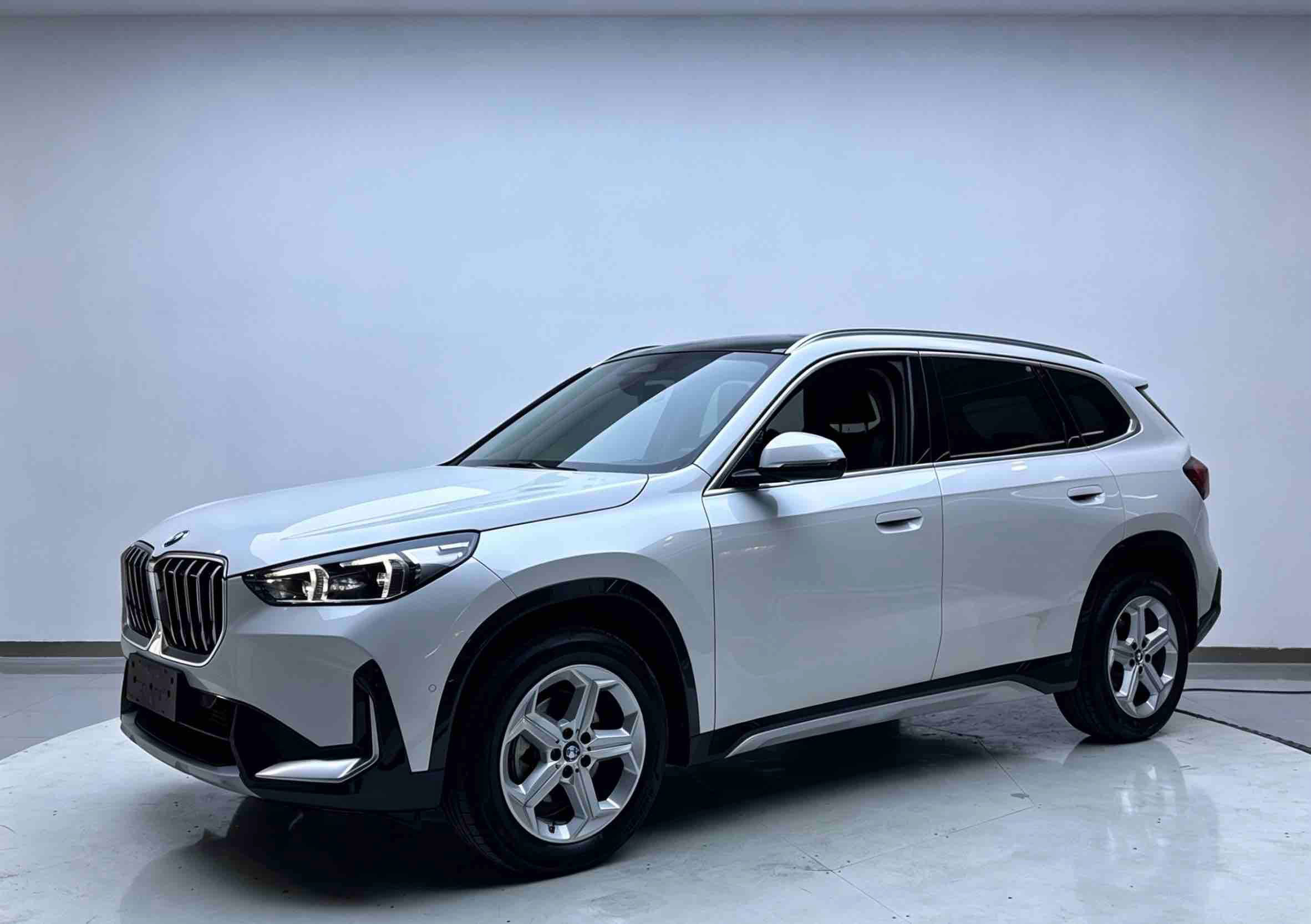 BMW X1 2023 BMW X1 2023 car image