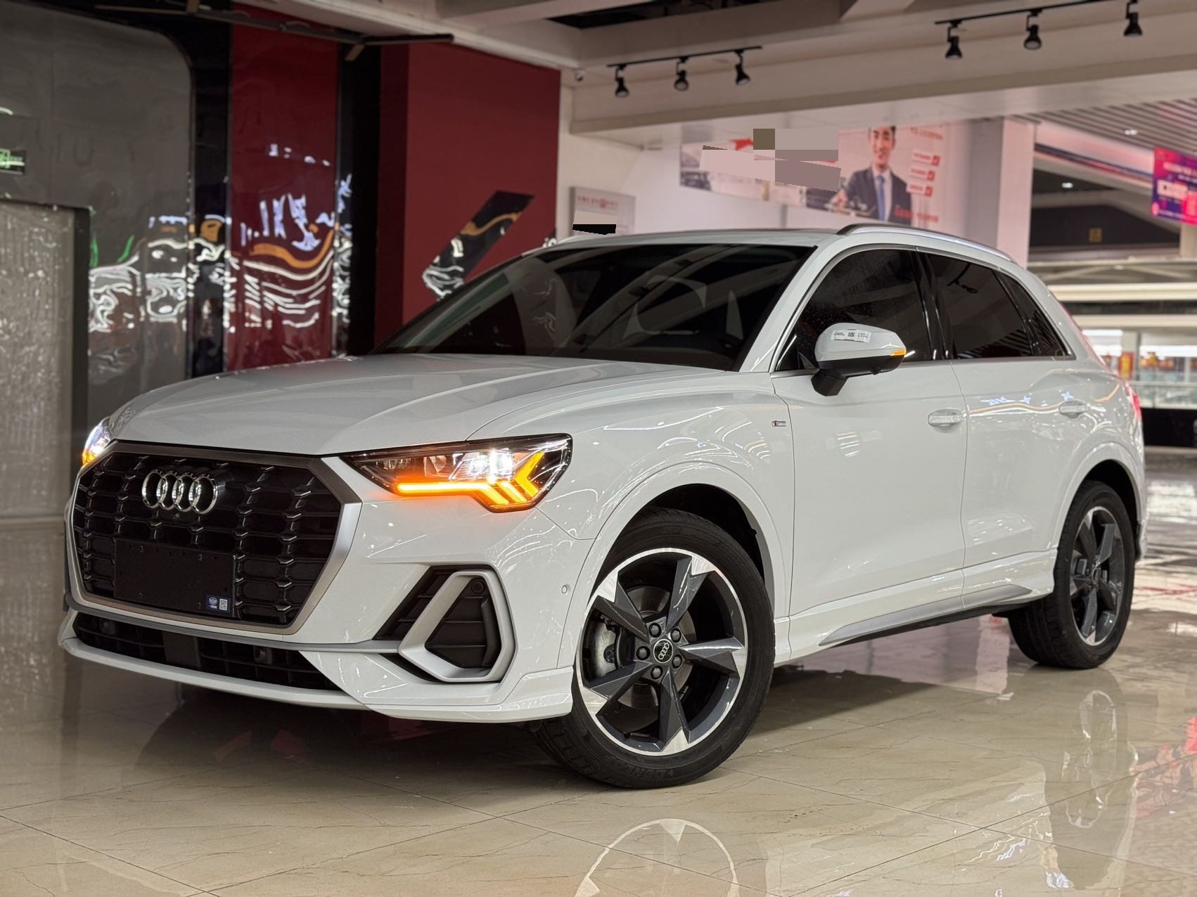Audi Q3 2023 car image 
