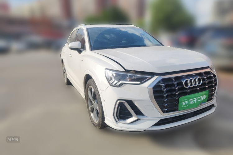Audi Q3 2023 car image #4