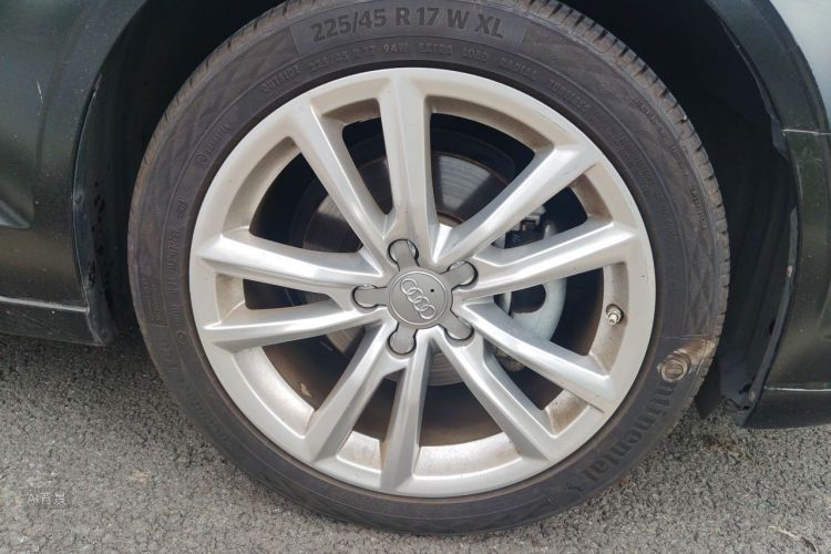 Audi A3 2018 car image #9
