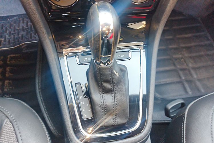 Volkswagen Bora 2015 #14 Volkswagen Bora 2015 image de voiture #14