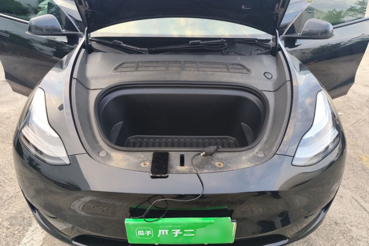 Tesla Model Y 2022 car image #22