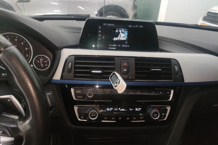 BMW 3 Series 2018 #17 BMW 3 Series 2018 car image #17