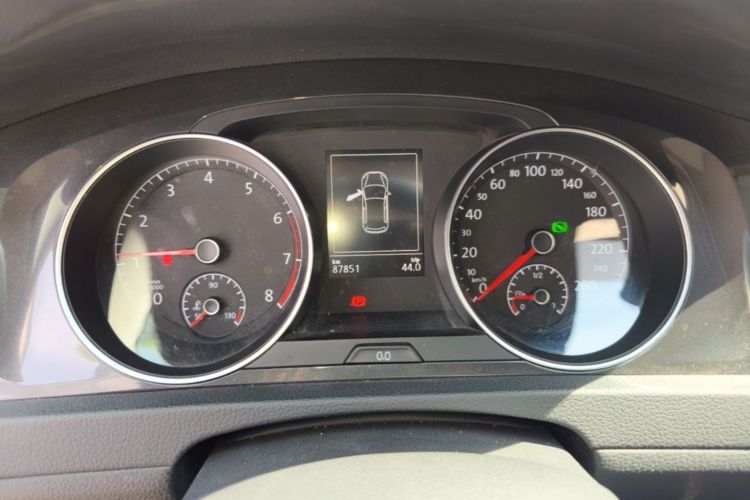 Volkswagen Golf 2017 car image #12