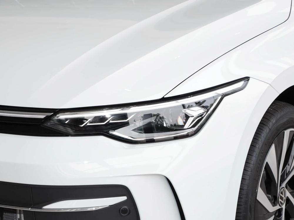 Volkswagen Golf 2025 #5 Volkswagen Golf 2025 صورة سيارة #5