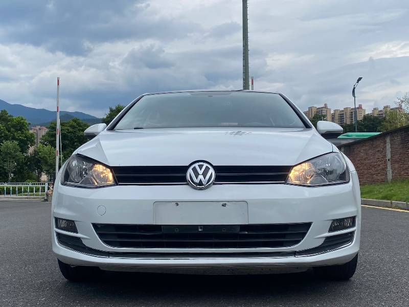 Volkswagen Golf 2016 car image #2