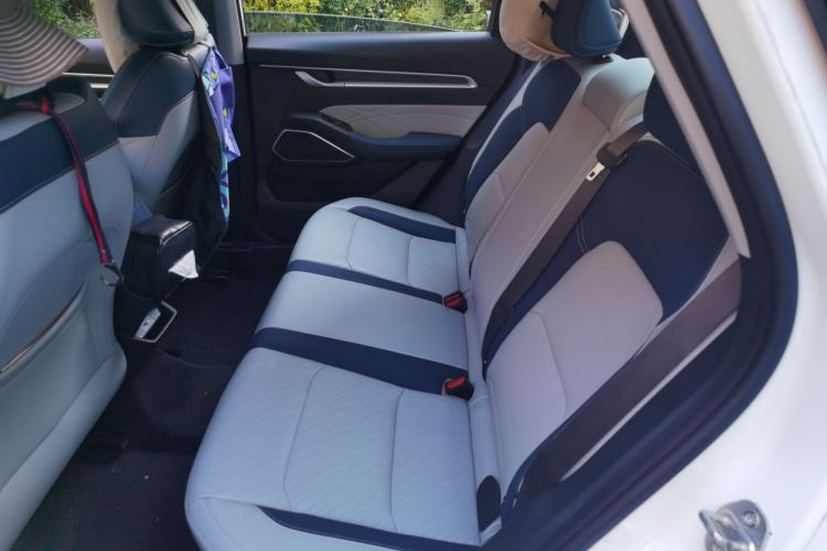 GEELY Emgrand 2022 #10 GEELY Emgrand 2022 car image #10