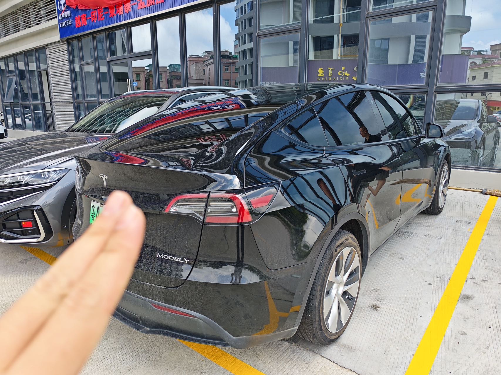 Tesla Model Y 2021 #8 Tesla Model Y 2021 car image #8