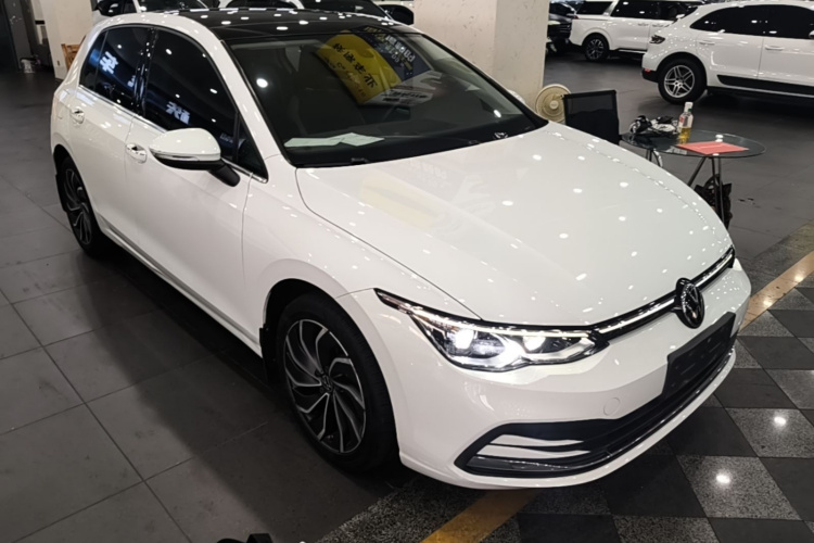 Volkswagen Golf 2021 car image #6