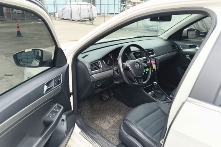Volkswagen Lavida 2018 car image #18