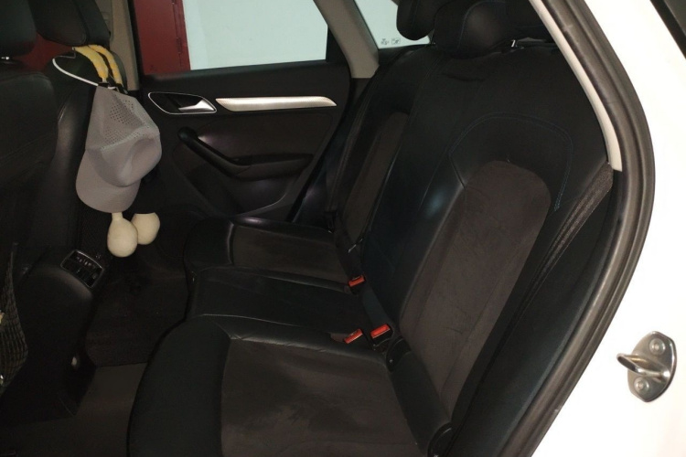 Audi Q3 2018 immagine di auto #14