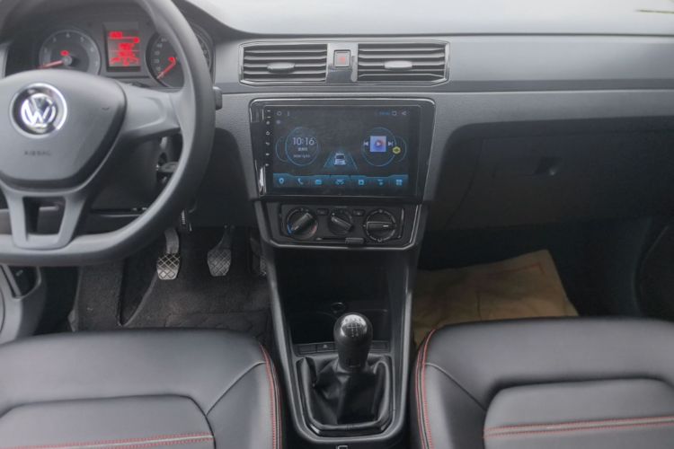 Volkswagen Santana 2021 imagen de coche #13