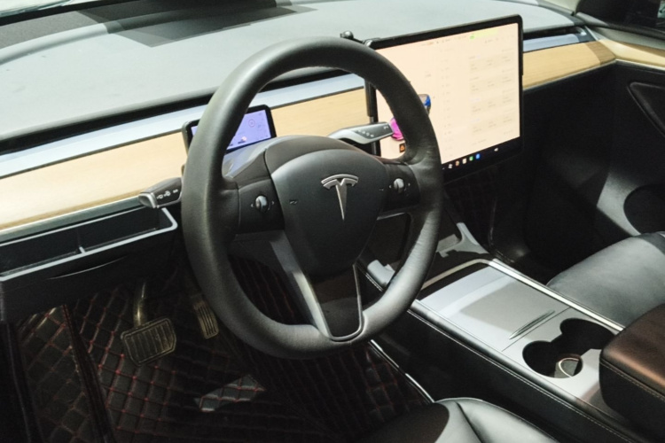 Tesla Model Y 2022 #11 Tesla Model Y 2022 immagine di auto #11