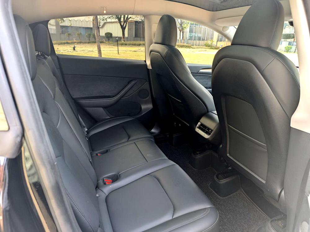 Tesla Model Y 2023 #13 Tesla Model Y 2023 car image #13