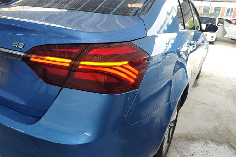 GEELY Emgrand 2018 car image #8
