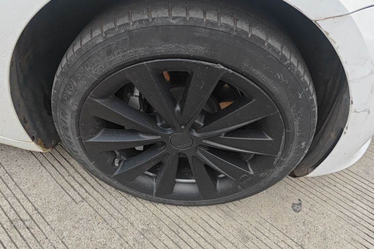 Tesla Model 3 2020 car image #9