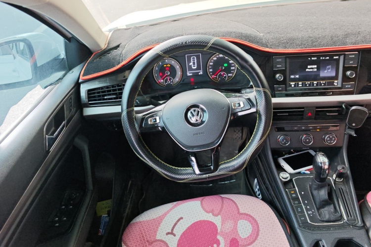 Volkswagen Lavida 2019 car image #11