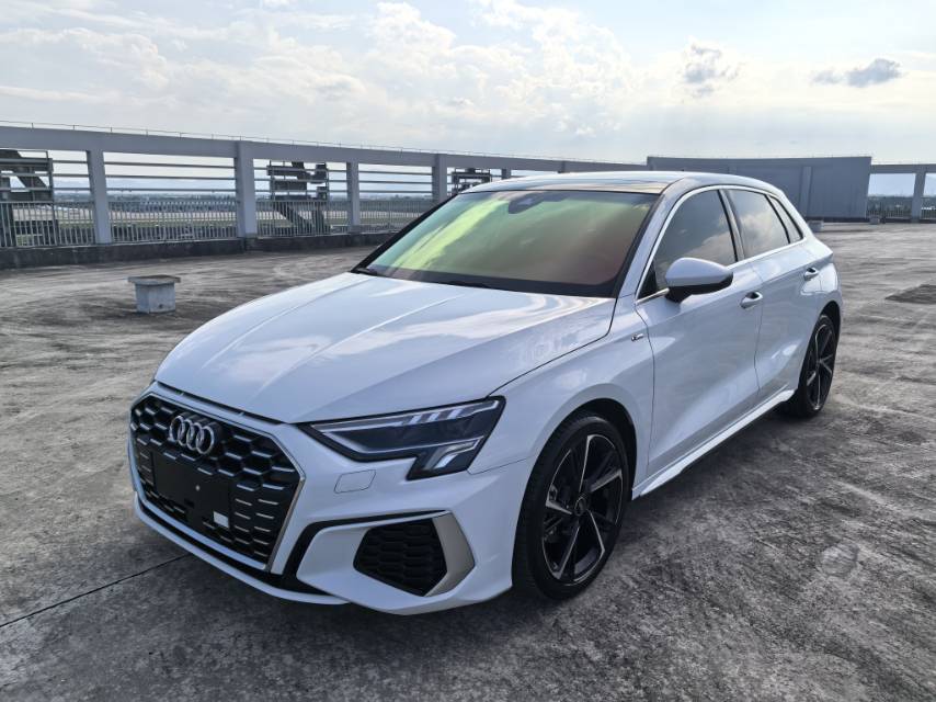 2022 2022 immagine di auto