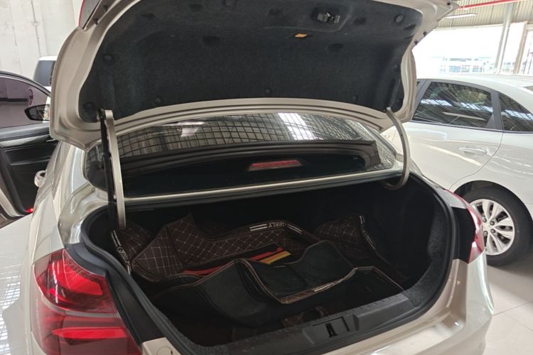 GEELY Emgrand 2019 #19 GEELY Emgrand 2019 car image #19