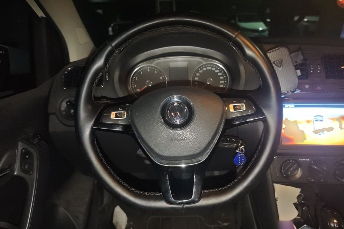 Volkswagen Polo 2016 car image #22