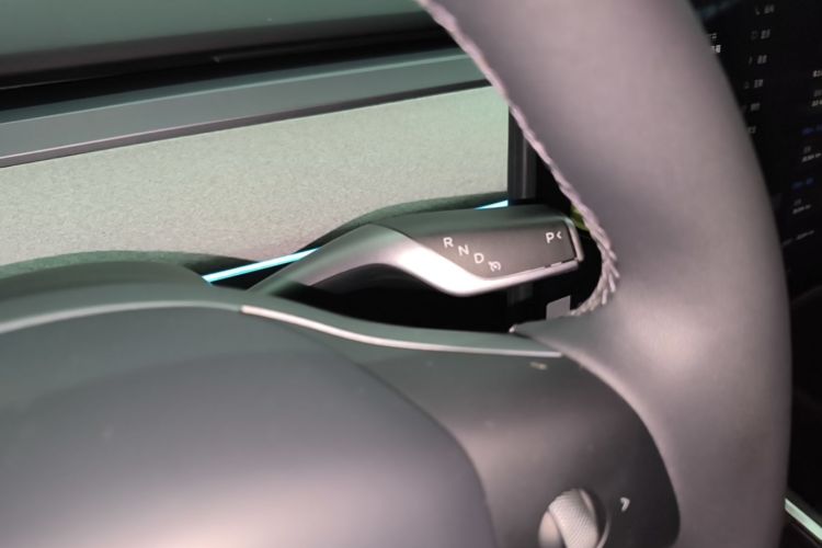 Tesla Model Y 2024 #14 Tesla Model Y 2024 car image #14