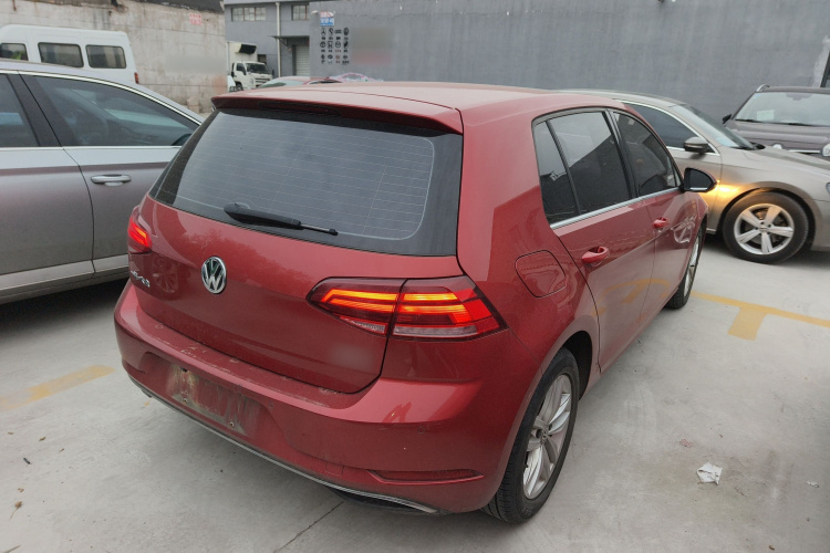 Volkswagen Golf 2018 car image #7