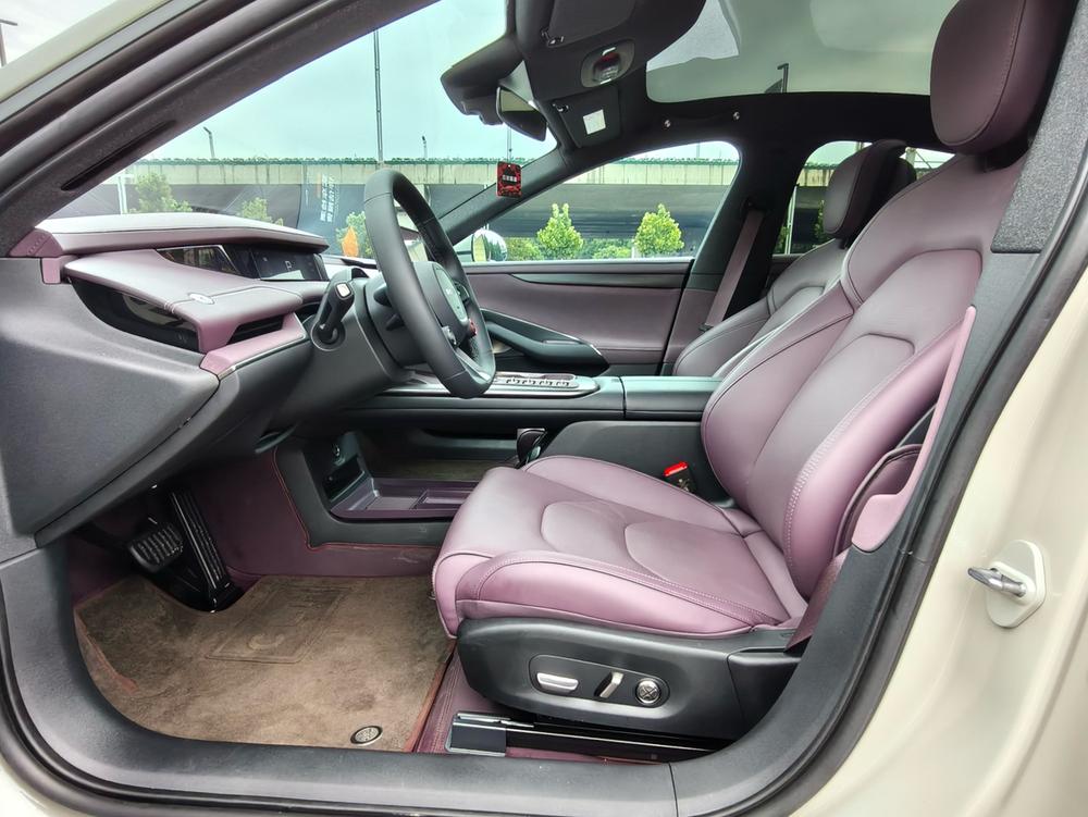MI SU7 2024 immagine di auto #13