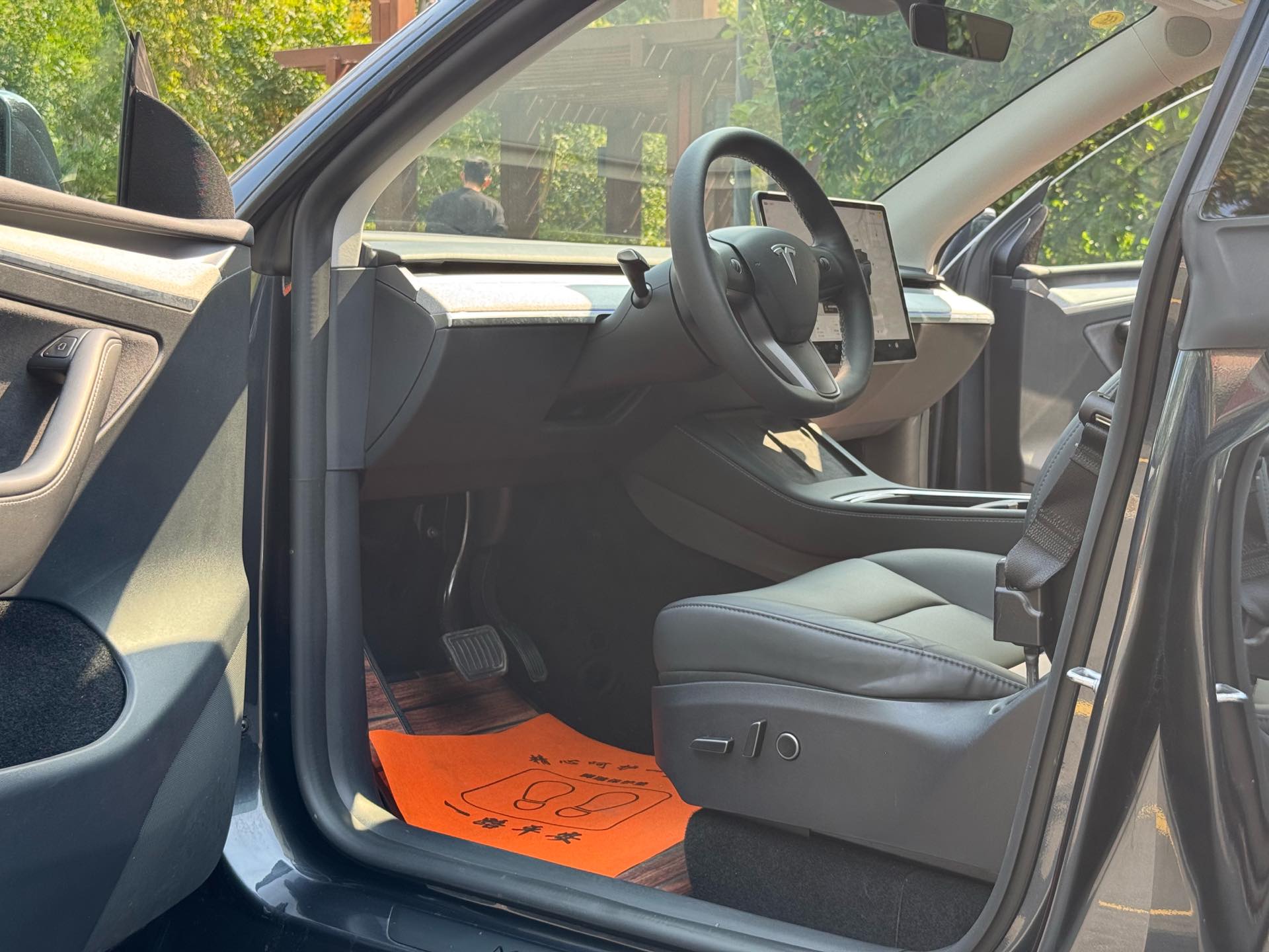 Tesla Model Y 2024 #5 Tesla Model Y 2024 صورة سيارة #5