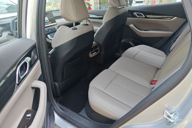 GEELY Boyue L 2026 immagine di auto #12