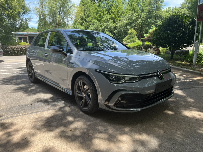 Volkswagen Golf 2026 car image #3